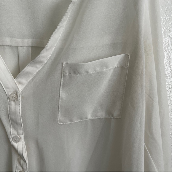 Chic Cream Button-Up Blouse - Picture 5 of 5